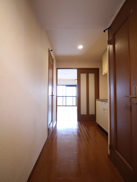 物件内観写真19　(廊下)