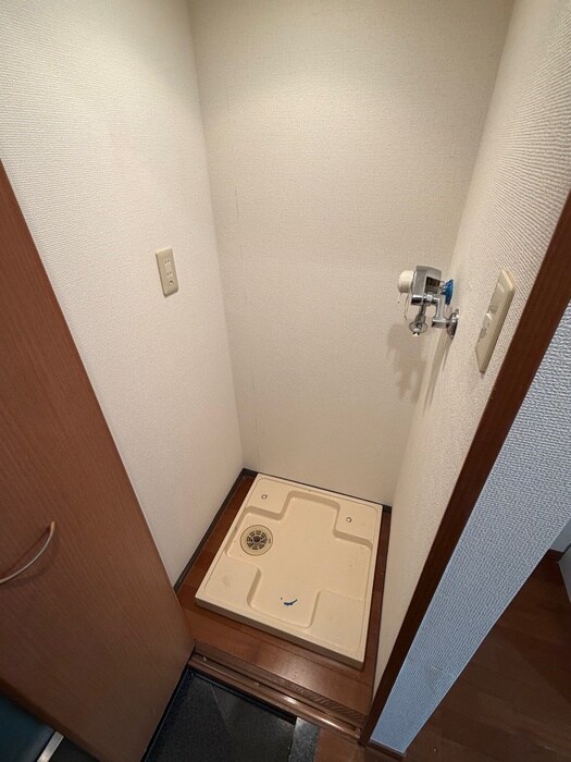 物件内観写真21　(洗濯機置場)