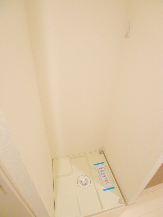 物件内観写真12　(洗濯機置場)