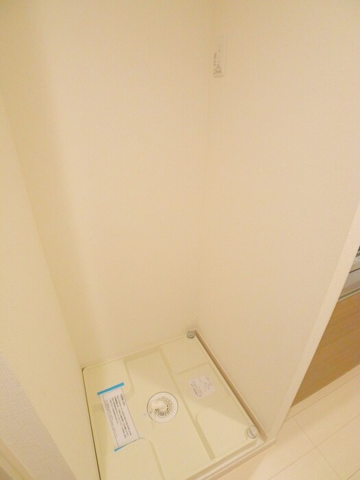 物件内観写真12　(洗濯機置場)