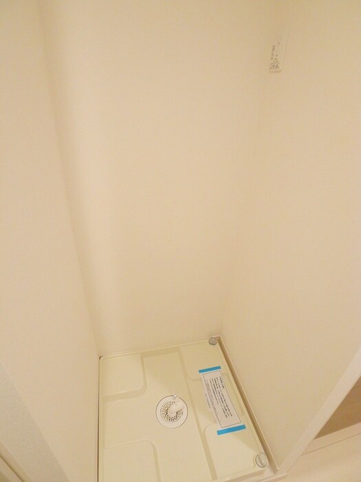 物件内観写真12　(洗濯機置場)