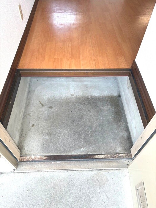 物件内観写真13　(玄関)