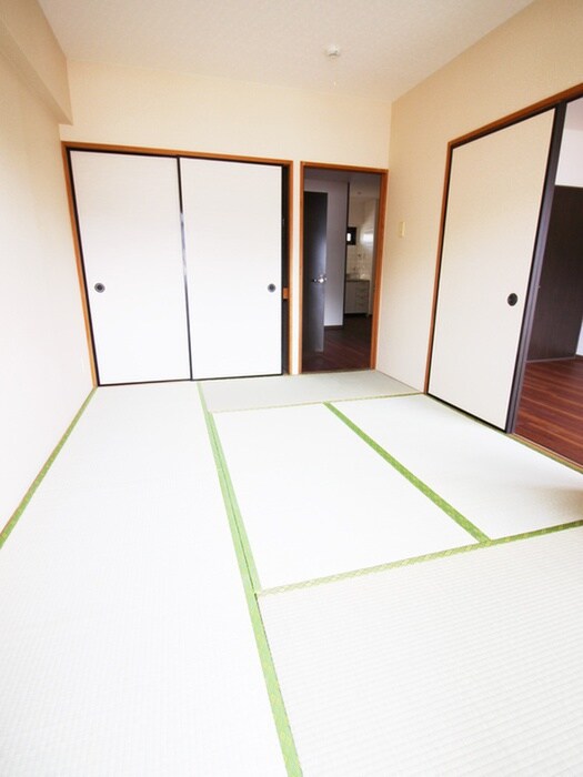 物件内観写真8　(居室)