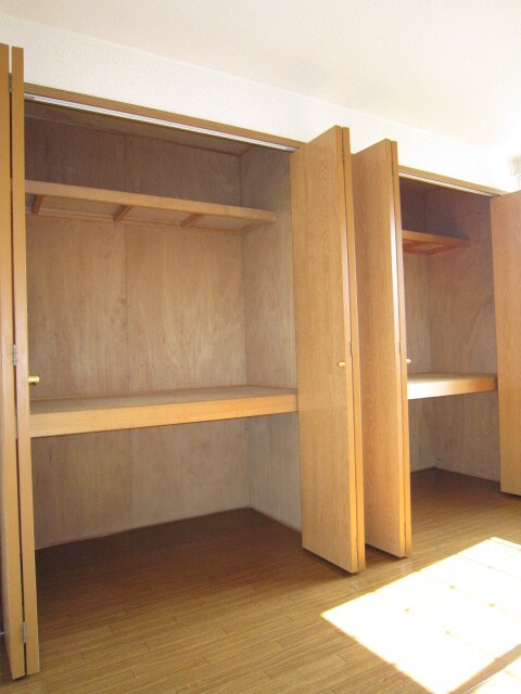 物件内観写真15　(収納)