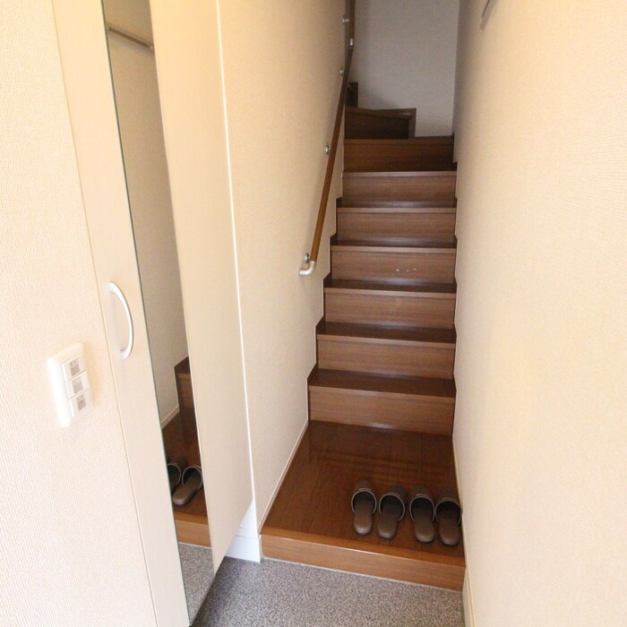 物件内観写真14　(玄関)