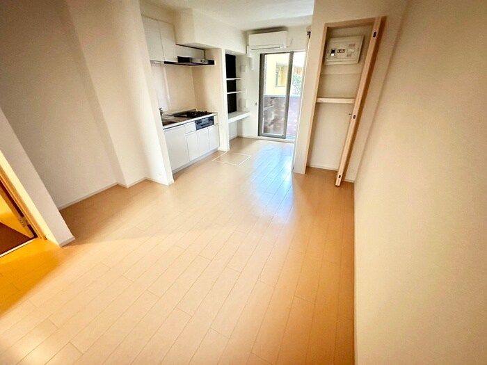 物件内観写真11　(室内からの展望)