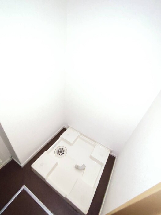 物件内観写真12　(洗濯機置場)