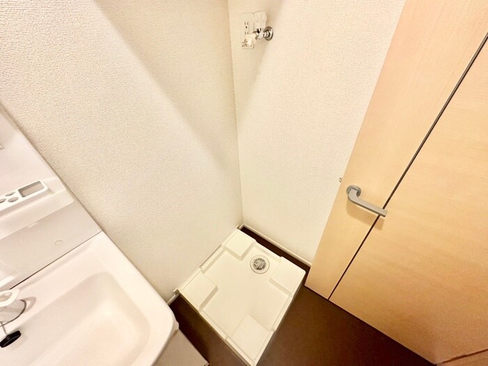 物件内観写真14　(洗濯機置場)