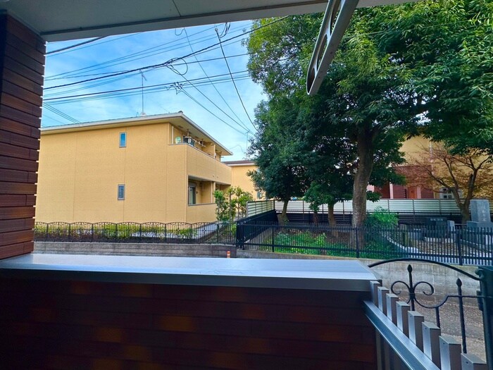 物件内観写真22　(室内からの展望)