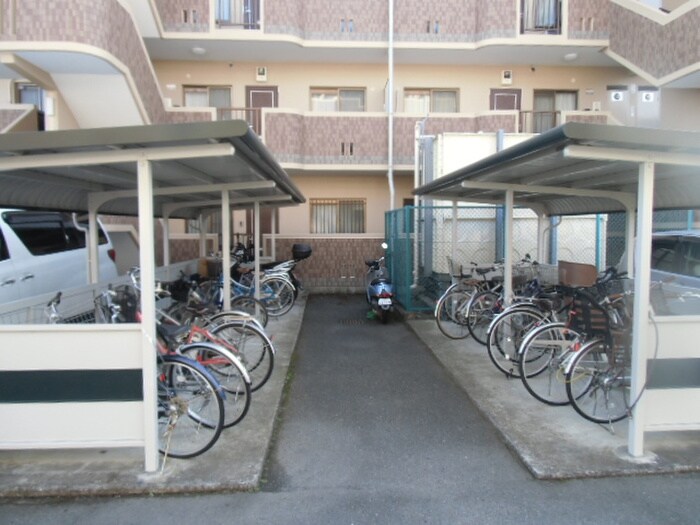 物件外観写真6　(駐輪場)