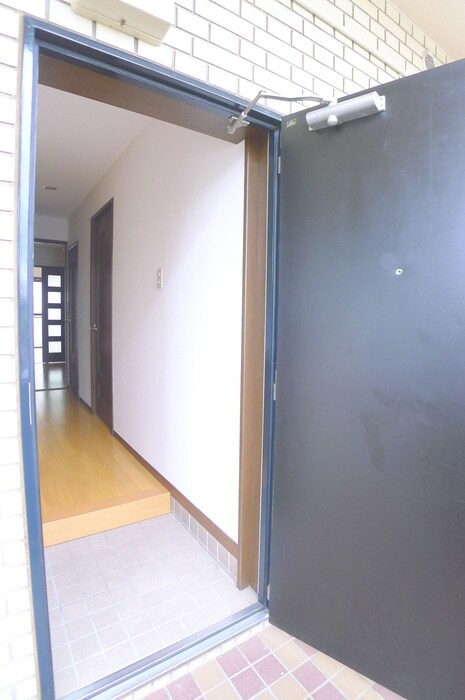 物件内観写真18　(玄関)