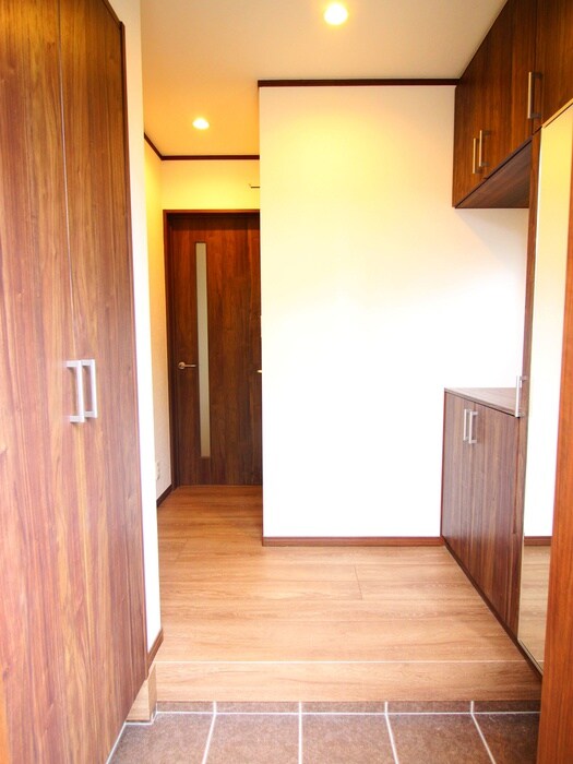 物件内観写真22　(玄関)