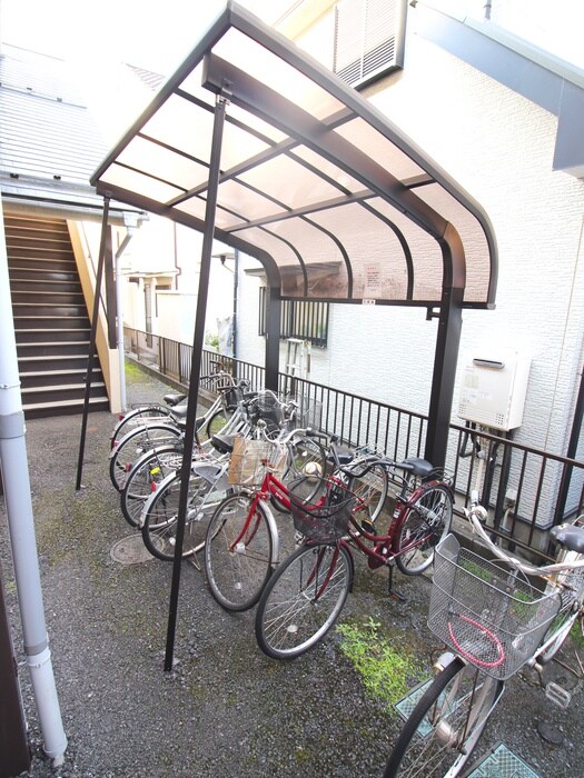 物件外観写真4　(駐輪場)