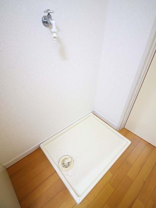 物件内観写真15　(洗濯機置場)