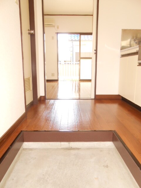 物件内観写真16　(玄関)