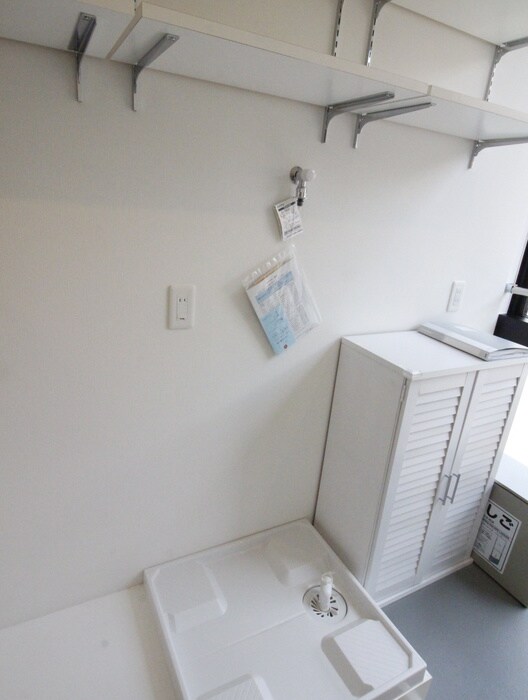 物件内観写真16　(洗濯機置場)
