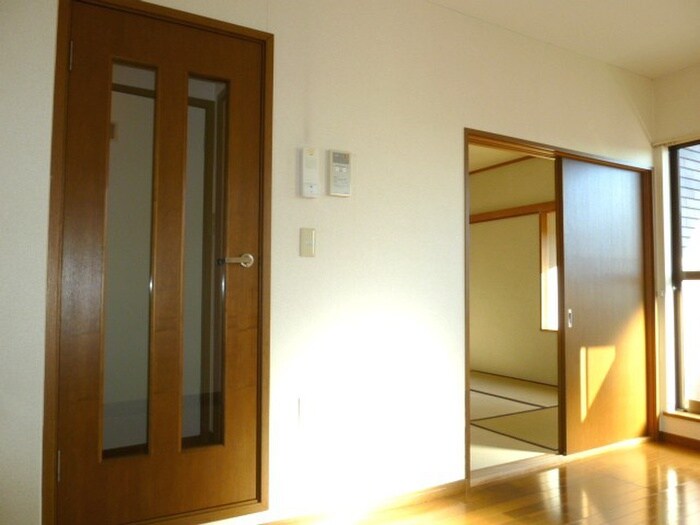 物件内観写真10　(室内からの展望)