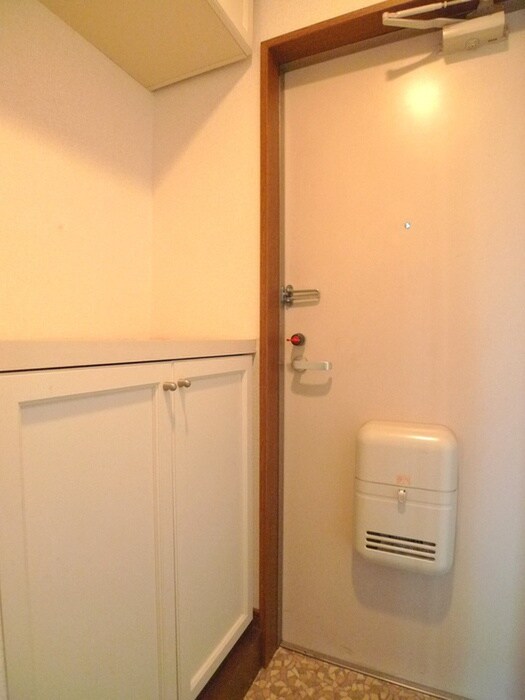 物件内観写真13　(玄関)