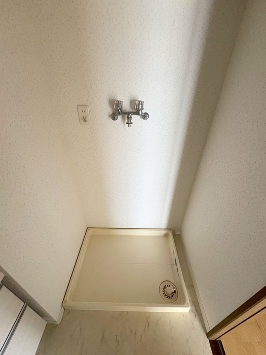 物件内観写真16　(洗濯機置場)