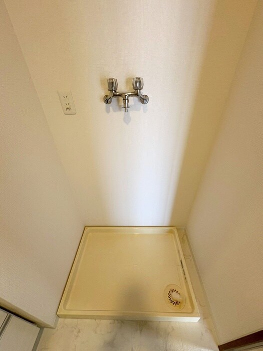 物件内観写真16　(洗濯機置場)