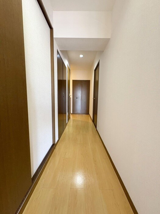 物件内観写真17　(廊下)