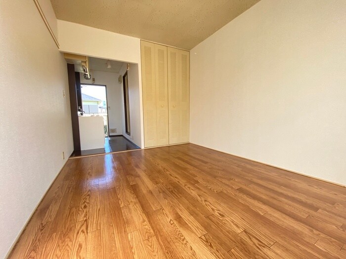 物件内観写真9　(居室)
