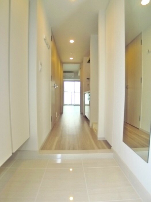 物件内観写真7　(玄関)