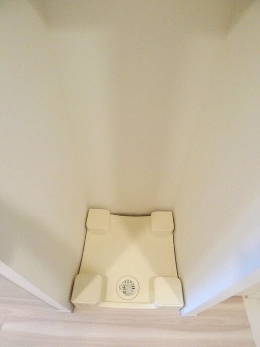 物件内観写真14　(洗濯機置場)