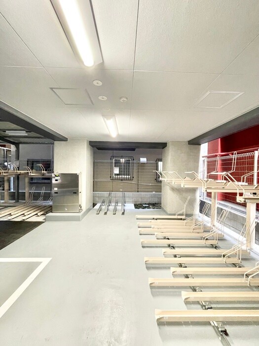 物件外観写真5　(駐輪場)