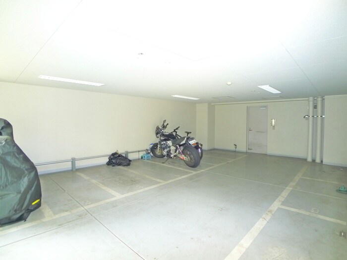 物件外観写真6　(駐輪場)