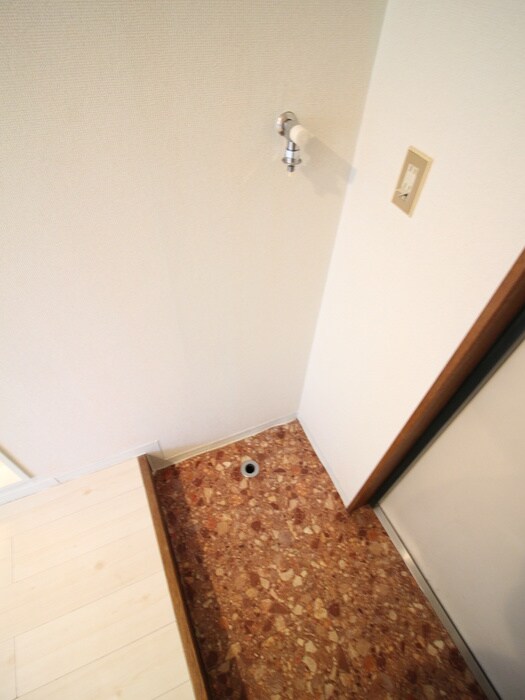 物件内観写真15　(洗濯機置場)