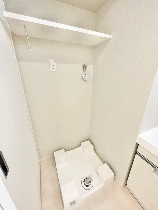 物件内観写真8　(洗濯機置場)