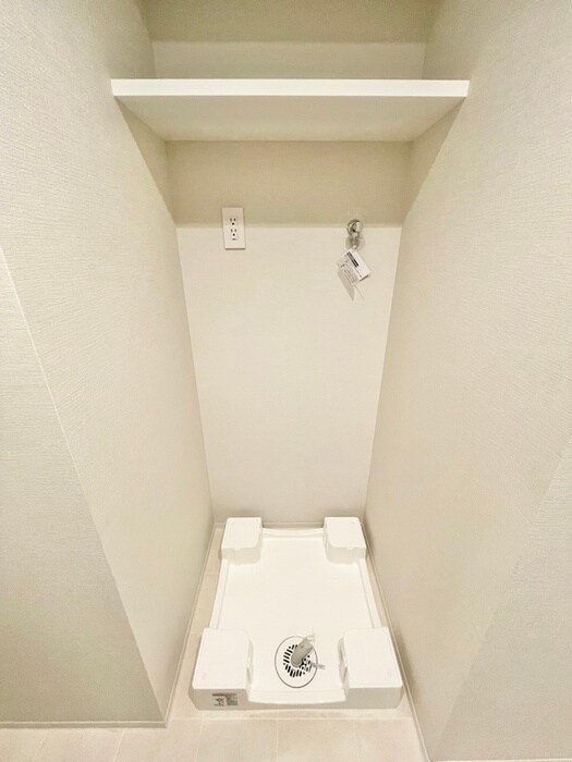 物件内観写真9　(洗濯機置場)