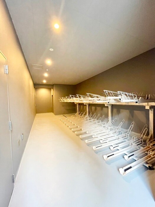 物件外観写真3　(駐輪場)