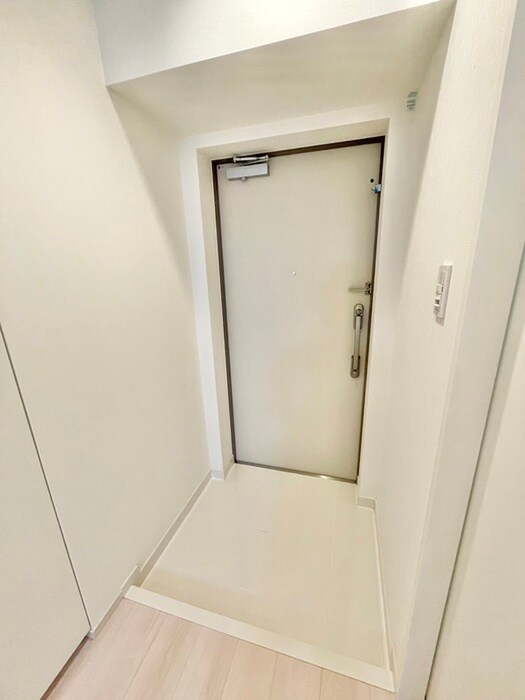 物件内観写真11　(玄関)