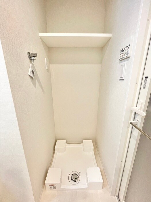 物件内観写真16　(洗濯機置場)