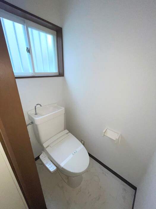 物件内観写真11　(トイレ)