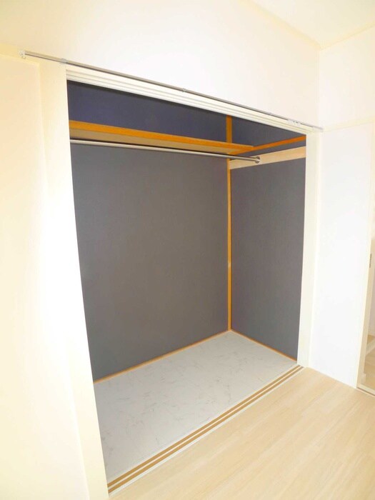 物件内観写真12　(収納)