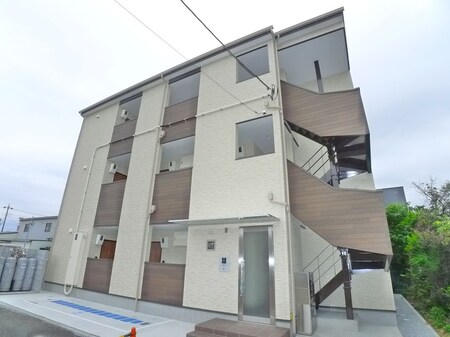 トレフル三郷中央外観写真