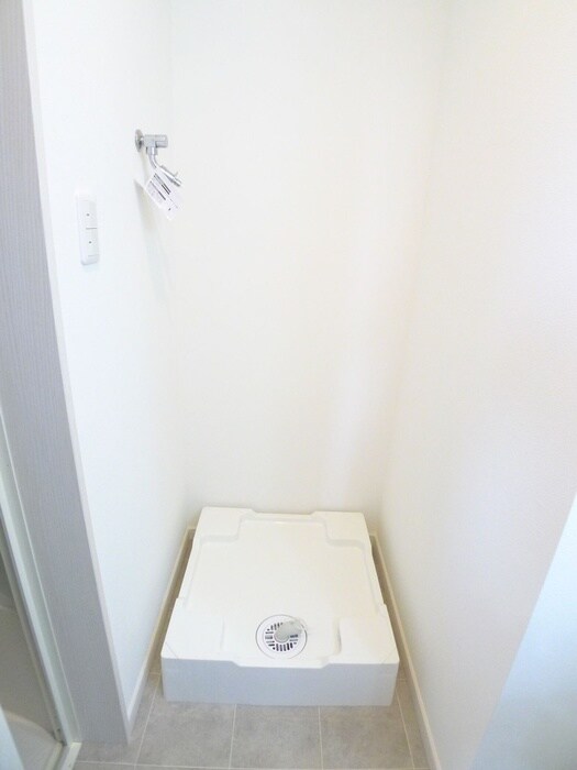 物件内観写真11　(洗濯機置場)