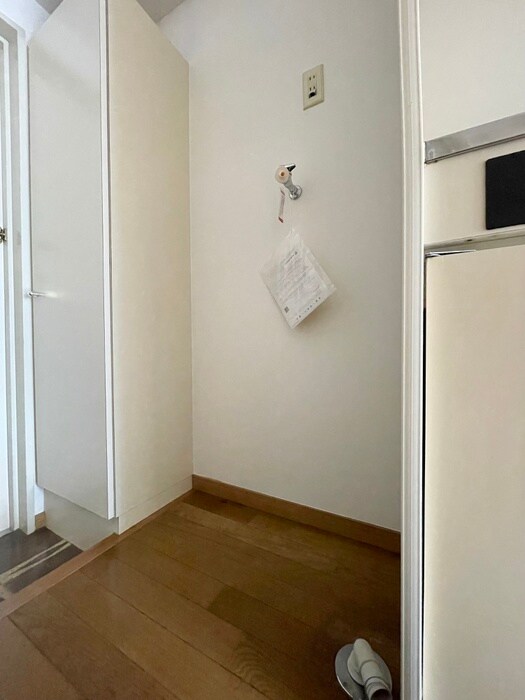 物件内観写真12　(洗濯機置場)