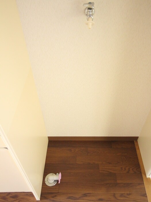 物件内観写真12　(洗濯機置場)