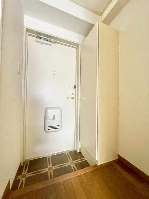 物件内観写真13　(玄関)