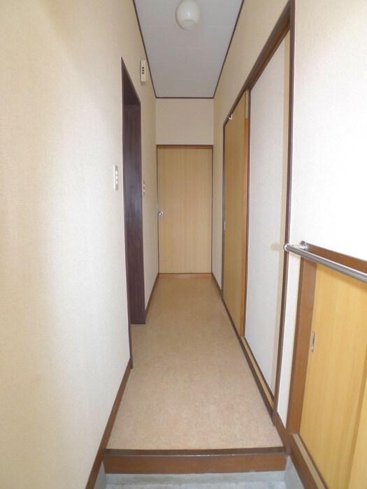物件内観写真13　(玄関)