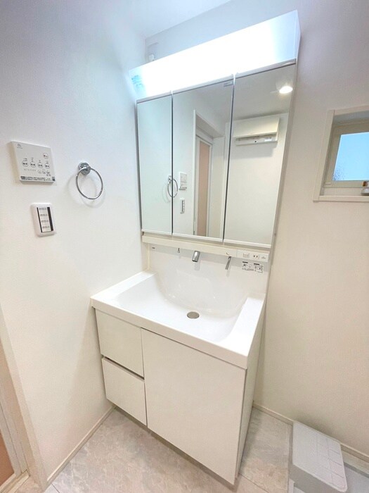 物件内観写真11　(洗面)