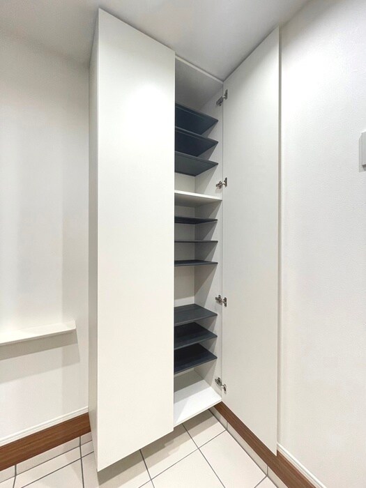 物件内観写真18　(靴箱)