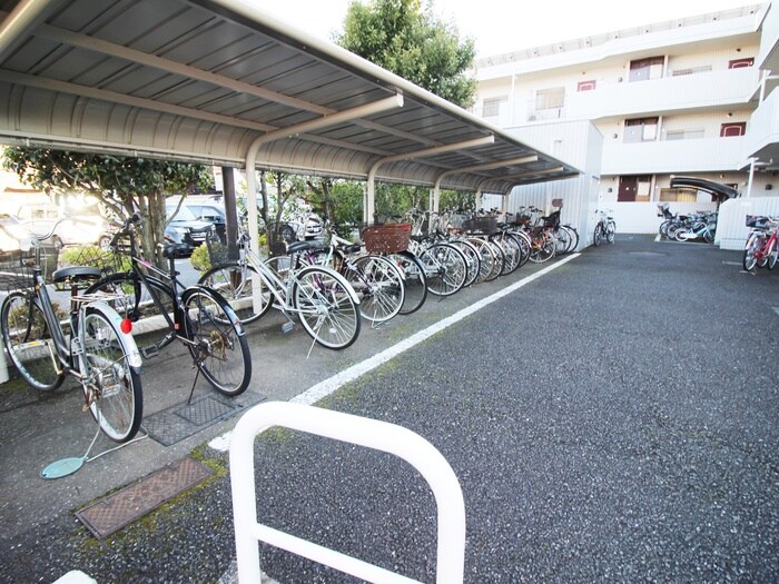 物件外観写真5　(駐輪場)