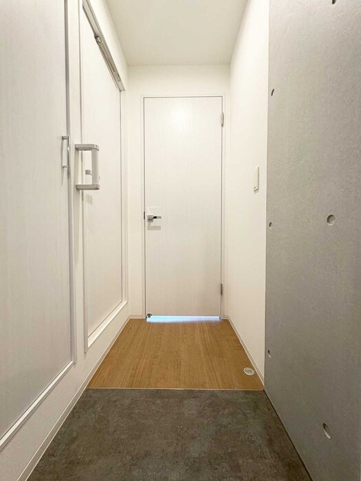 物件内観写真7　(玄関)