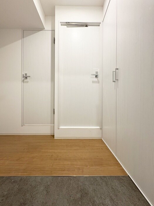 物件内観写真7　(玄関)