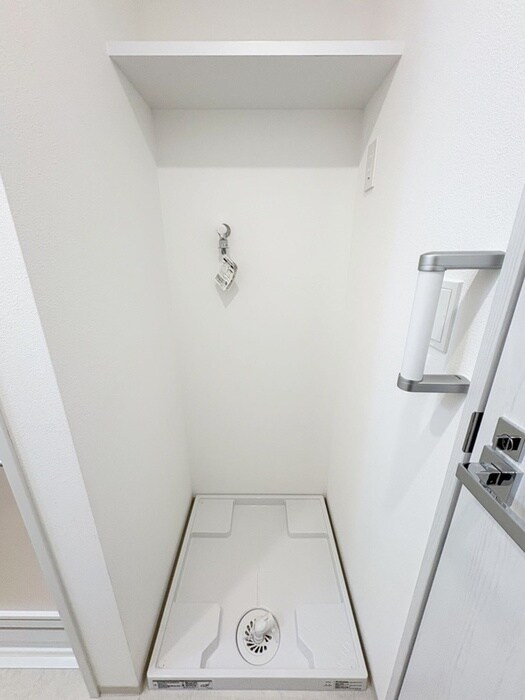 物件内観写真18　(洗濯機置場)